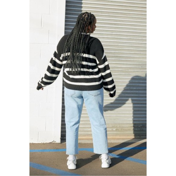 Black/White Striped Cardigan - Picture 6 of 8